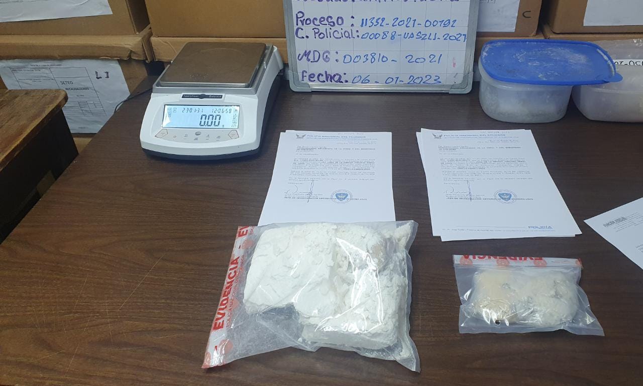 Policía destruyó 1149 gramos de cocaína confiscada en operativos