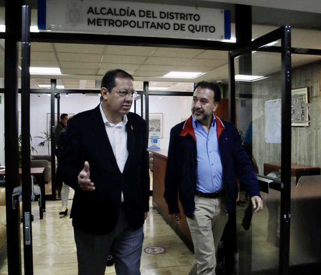 Santiago Guarderas y Pabel Muñoz instalan una comisión para la transición