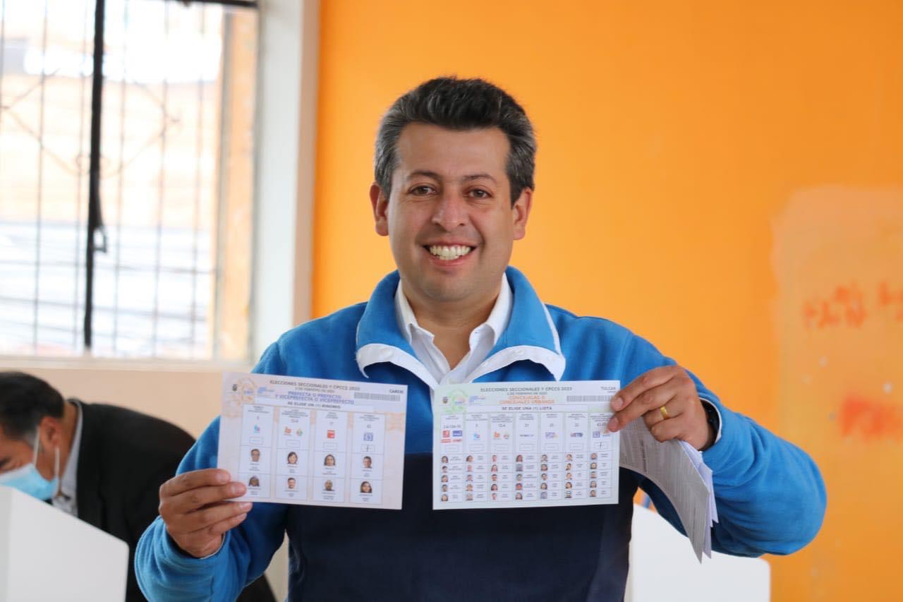 Julio Robles lidera las votaciones para la Prefectura de Carchi