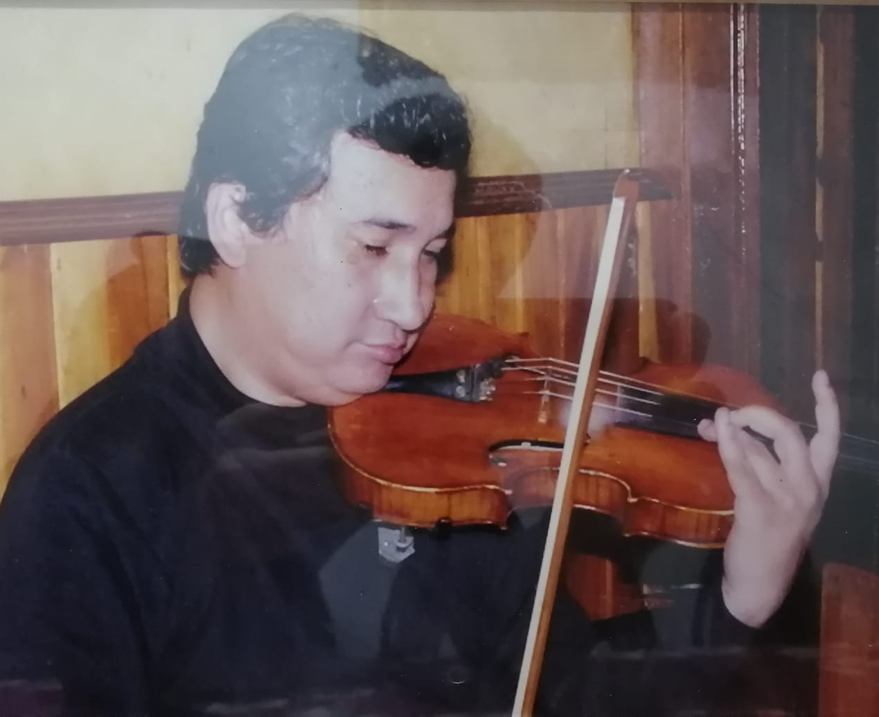 Blonder Mendieta Aguirre, uno de los más grandes violinistas lojanos