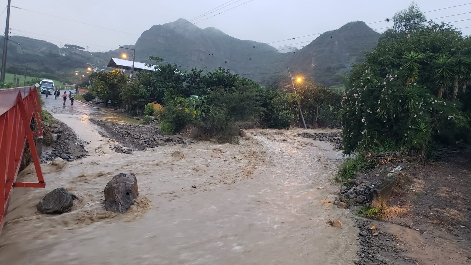 Lluvias dejan serios daños en la parroquia Quinara