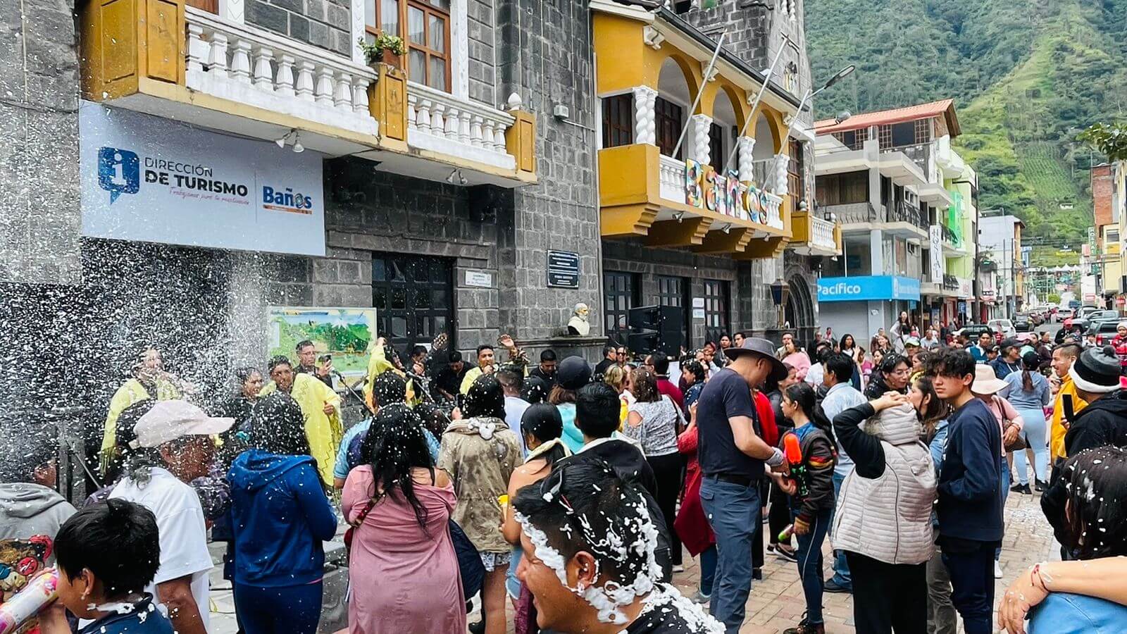 En Baños de Agua Santa se realizaron eventos y atractivos que llamaron la atención de los visitantes.