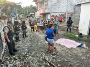 Habría disparado a un policía, y este le respondió