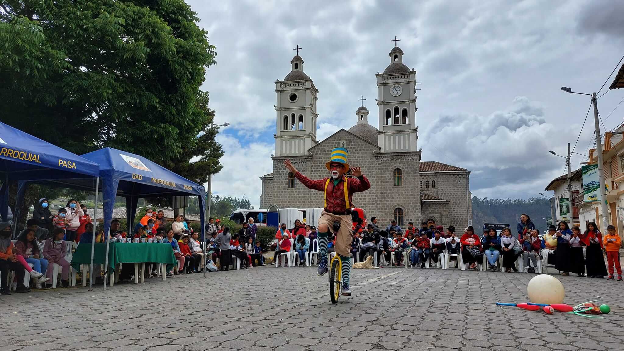 Coches de madera y más actividades en Pasa durante el feriado