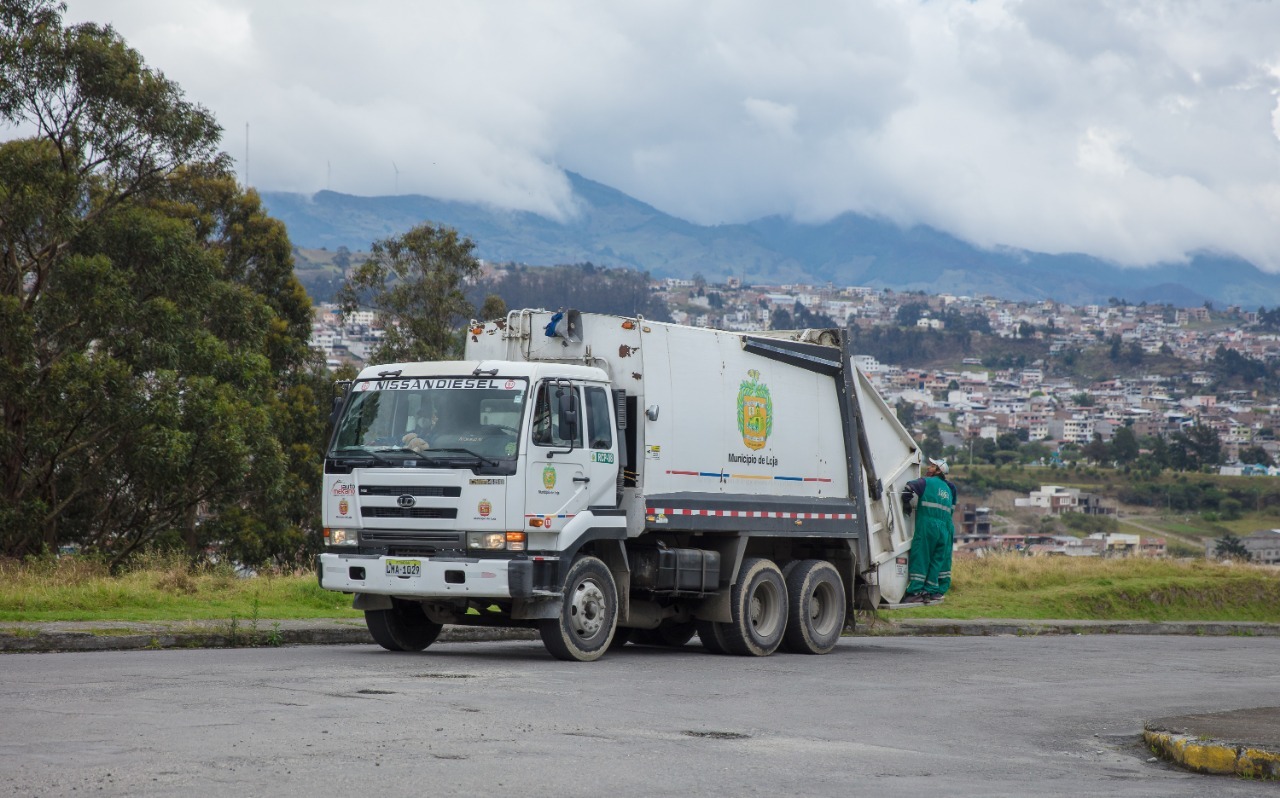 Quezada vendería vehículo de la alcaldía y compraría uno para recolección