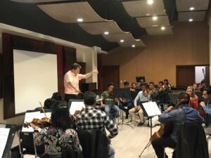 En Vilcabamba se presenta la orquesta sinfónica de Loja