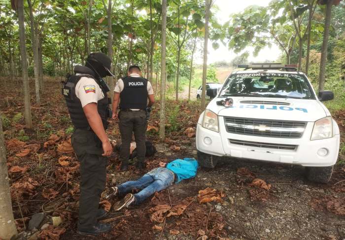 ATRAPADOS. La Policía los encontró con dos personas secuestradas.