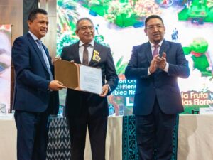 Canciller de Indoamérica recibe condecoración  al Mérito Educativo ‘Vicente Rocafuerte’