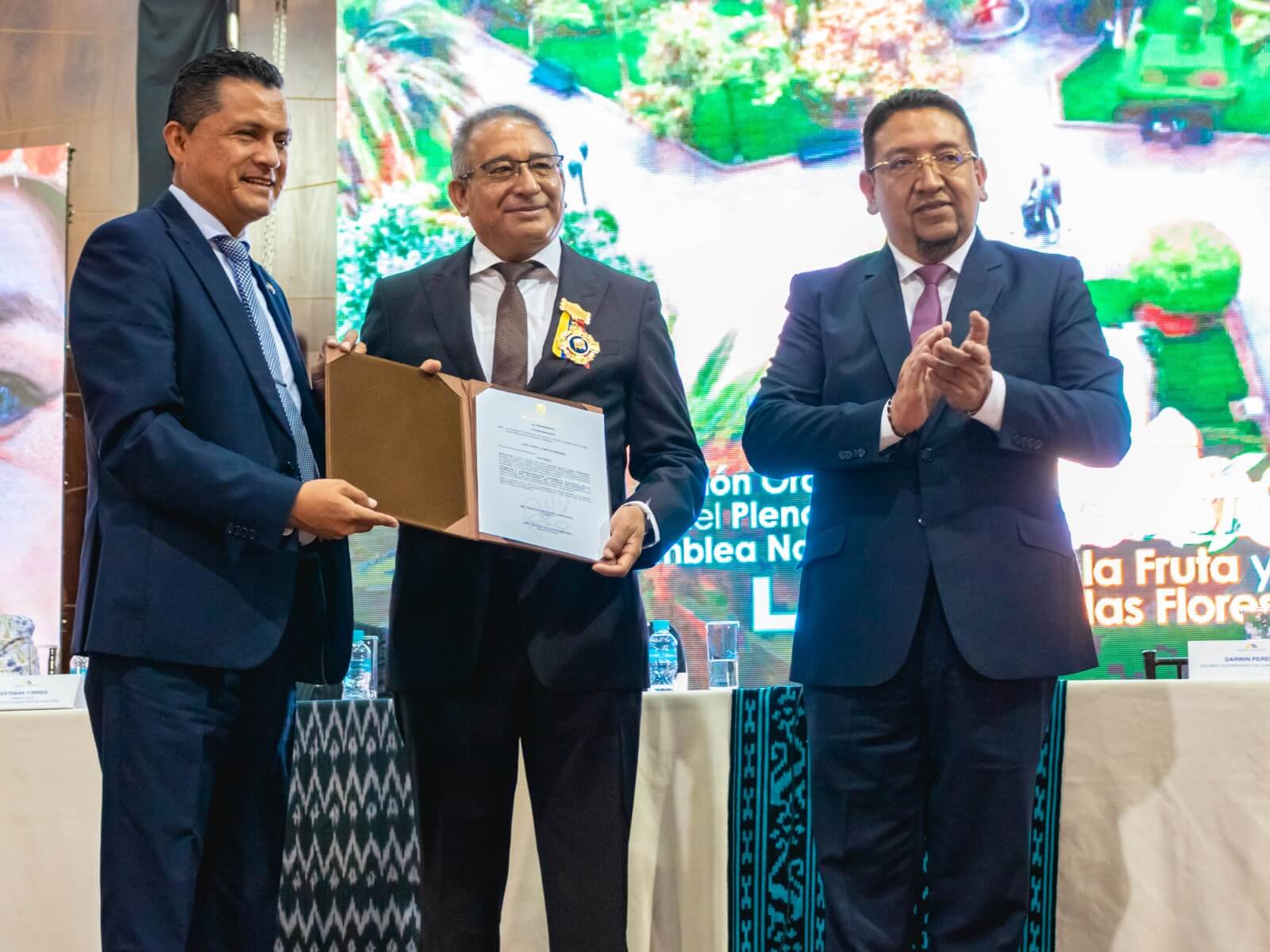 Canciller de Indoamérica recibe condecoración al Mérito Educativo ‘Vicente Rocafuerte’