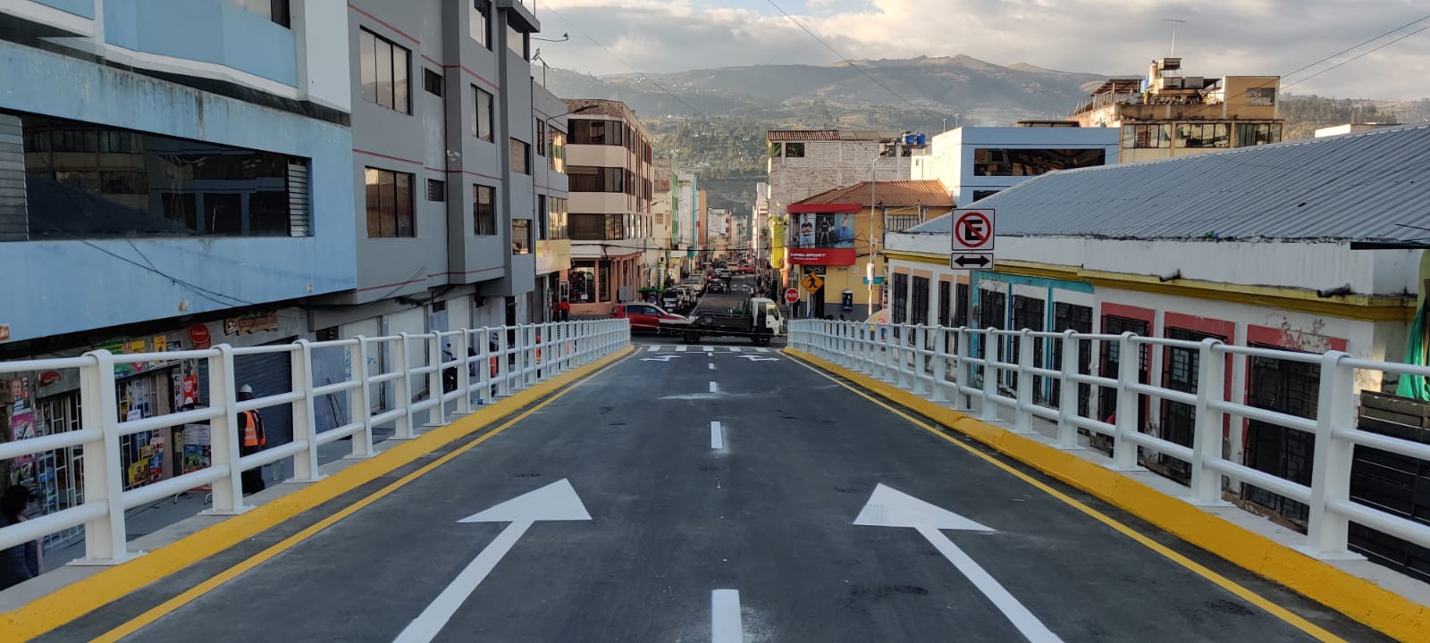 La calle Vargas Torres une las avenidas principales en Ambato