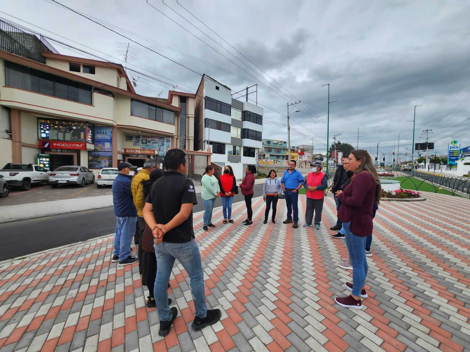 Se cierran locales comerciales en el sector del intercambiador de Izamba
