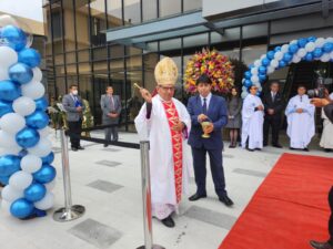 Universidad Católica inaugura nuevo edificio en Ambato