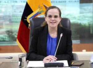 Ministra anuncia cambios en modalidad de estudios en planteles educativos