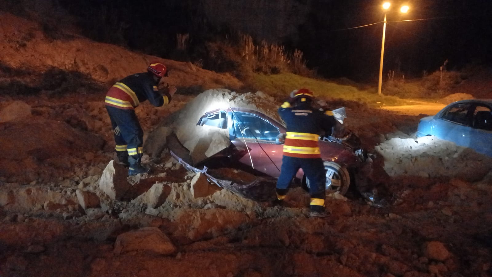 ¿Quién cubre los daños del deslizamiento en el parqueadero de borde en Zámbiza- Quito?