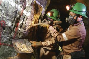 En los últimos 28 meses, el país ha tenido 11 viceministros de minas
