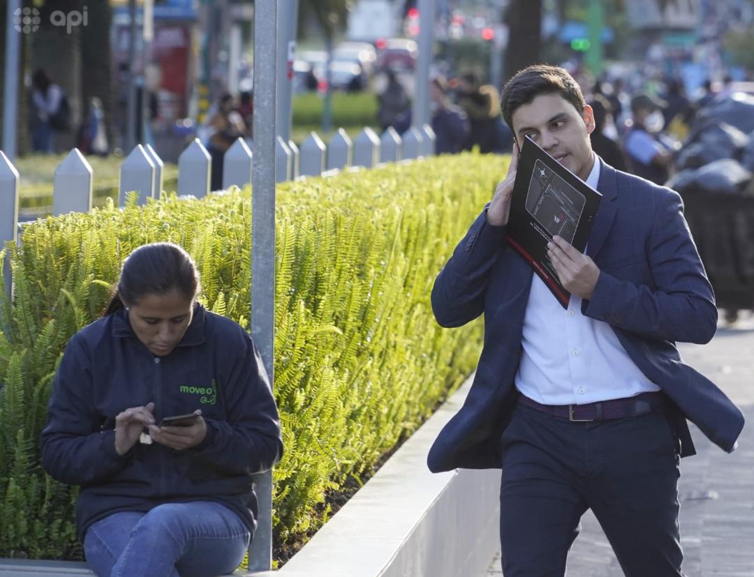 REALIDAD. Los quiteños han impulsado la economía de la ciudad con poca ayuda de los políticos.