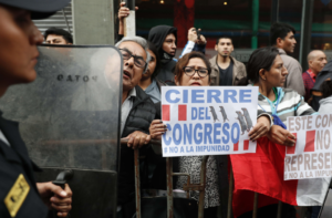 El 71 % de los peruanos quieren el cierre del Congreso y la dimisión de la presidenta Boluarte