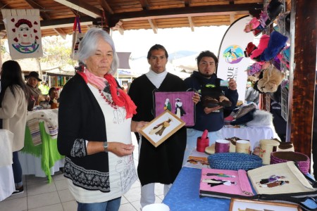 Feria de emprendimientos durante el feriado en Ambato