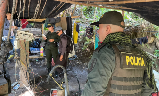 CONTROL. Los operativos contra la minería ilegal los realizan las fuerzas de seguridad colombianas. Foto: Policía de Colombia.