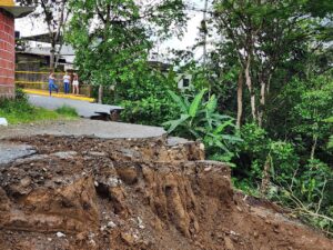 Lluvias causan estragos en las zonas urbana y rural de Santo Domingo