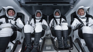 Misión Crew-5 viaja de regreso a la Tierra desde la EEI