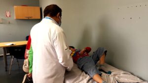 Niño ecuatoriano de 4 años recibió trasplante de médula ósea, en España
