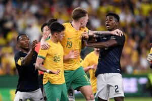 Australia sacó provecho de los errores defensivos de la Tri en el debut de Félix Sánchez