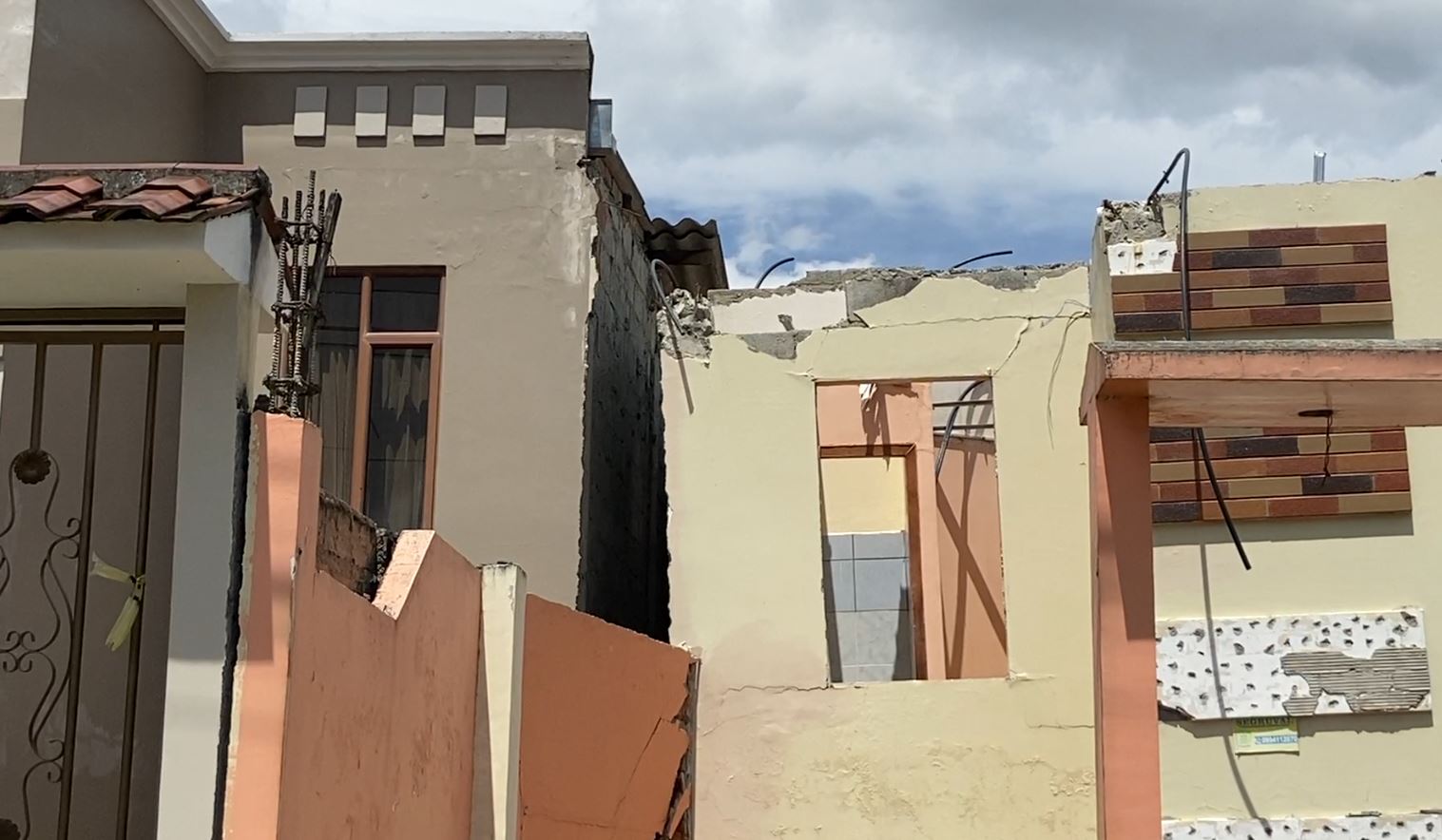 Ciudad Victoria: Casas que se caen y calles intransitables