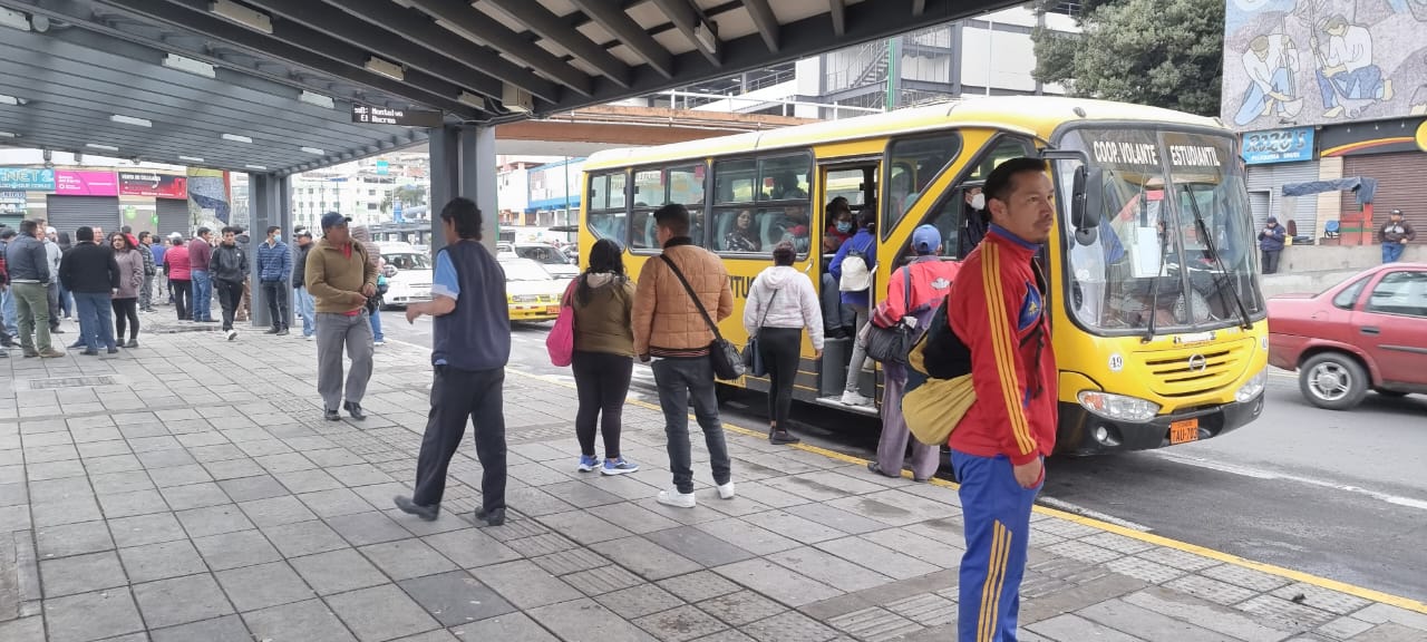 Todavía no hay solución para el paro de transportistas en Ambato