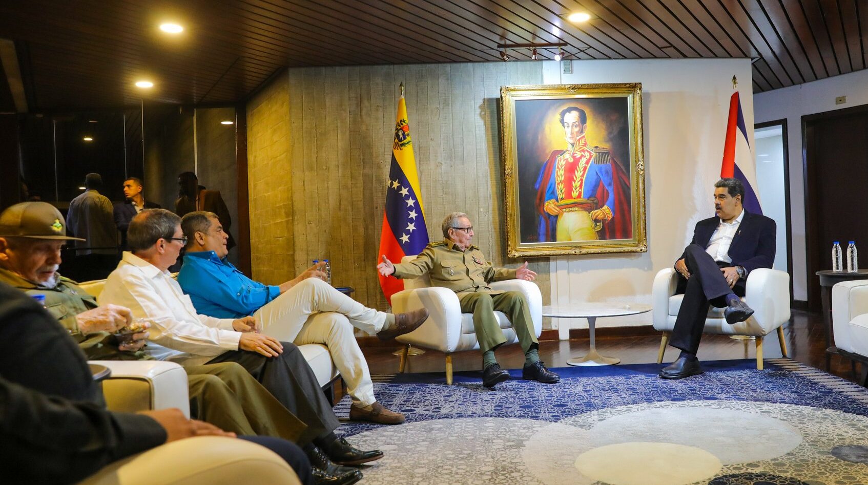 Rafael Correa ratifica su talante chavista en cónclave venezolano