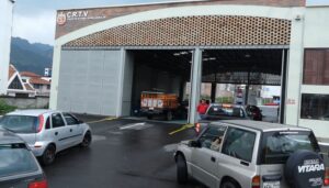 Propietarios de vehículos en cantones, obligados a viajar a Loja para revisión técnica