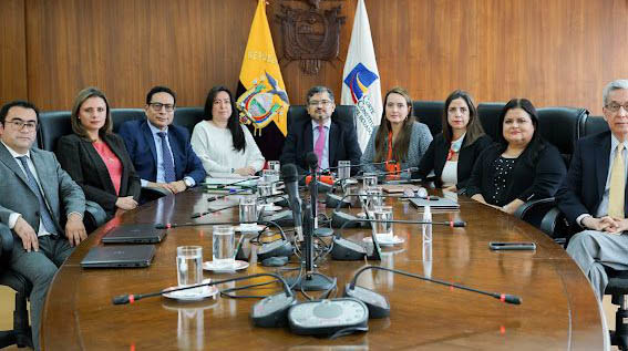 AUTORIDADES. El país está a la expectativa de la decisión de los jueces de la Corte Constitucional.