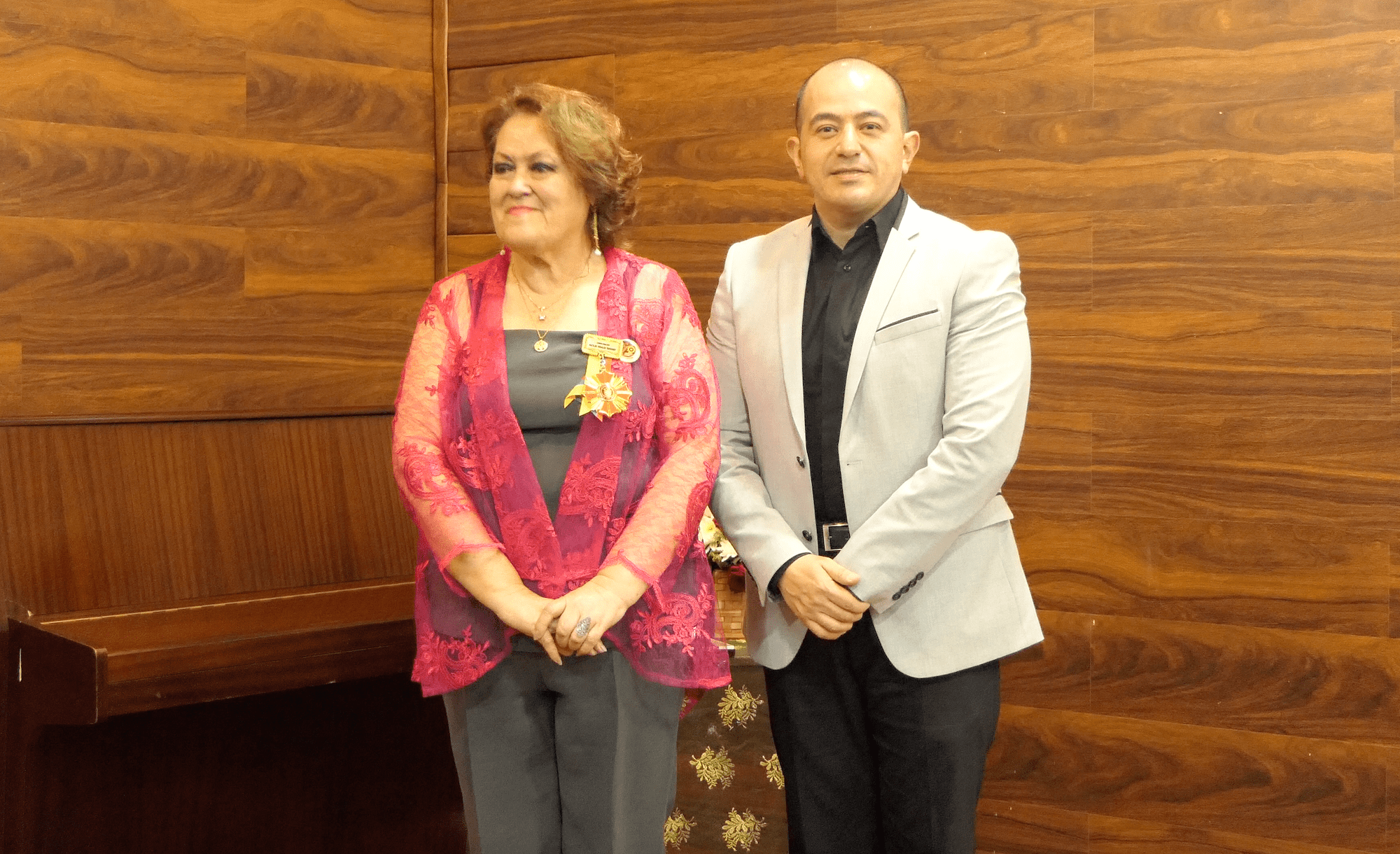 Susana Álvarez Galarza recibió la presea ‘Matilde Hidalgo Navarro’