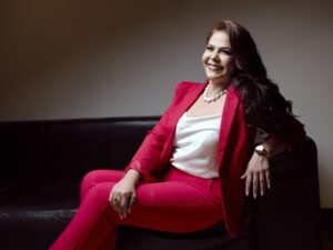 Silvana Guamán: la mujer que lidera con éxito Aeroregional en Loja