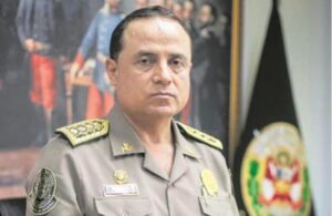 Fiscalía allana casa del Jefe de Policía de Perú
