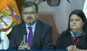 Teresa Nuques se adelantó al plazo y entregó borrador de dictamen sobre juicio a Lasso