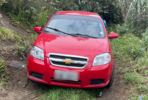 Recuperaron un carro desmantelado en Pishilata, Ambato