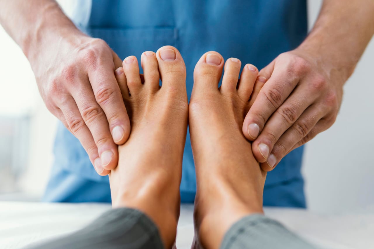 Esta es una enfermedad que se manifiesta con bultos en la planta del pie.