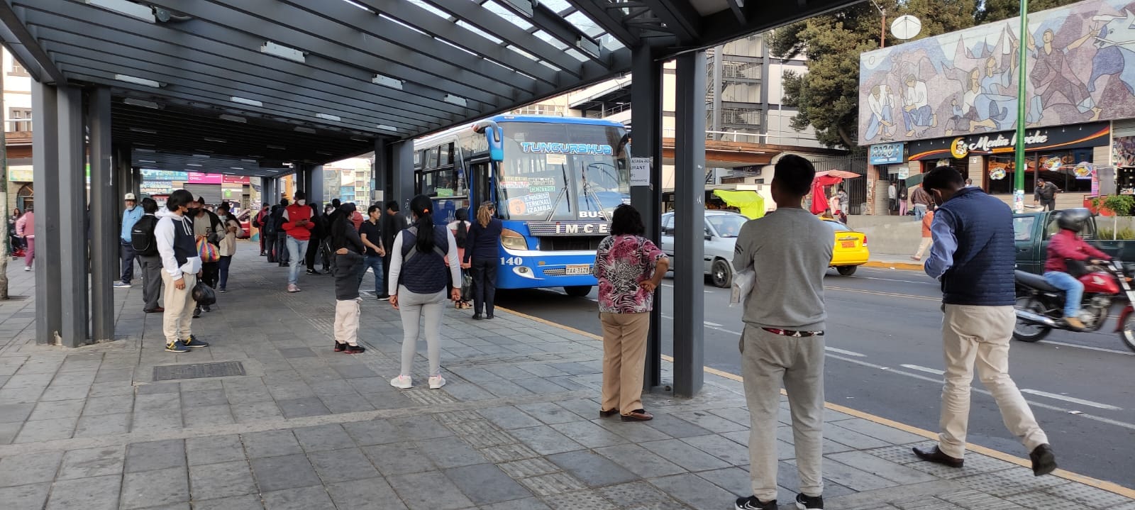 La suspensión se debe a la paralización de servicio anunciada por el transporte público, urbano y rural, en Ambato.