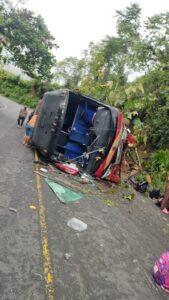 19 heridos en volcamiento de bus interprovincial