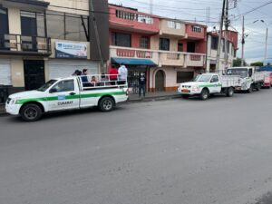 Transportistas ratifican que continúa el paro en Ambato
