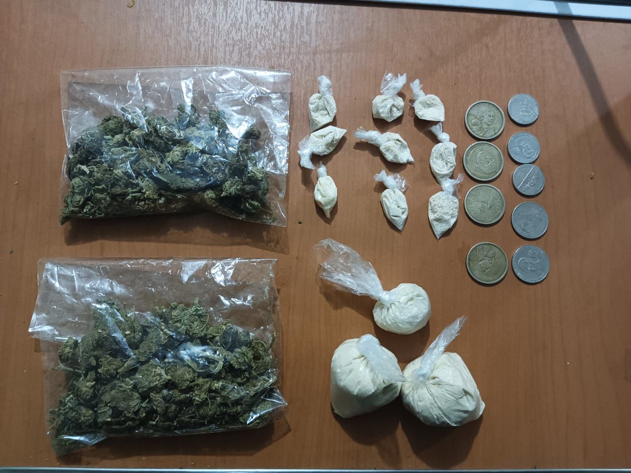 Dos sujetos son capturados con droga en las gradas de la Urdaneta