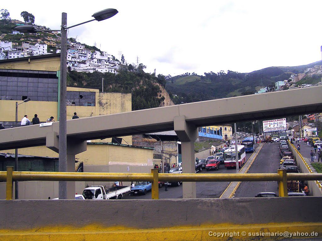 Tres robos, en menos de 10 minutos, en el puente de San Roque de Quito