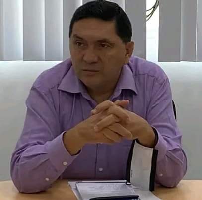 Fallece Director del Hospital Delfina Torres mientras era trasladado a Quito