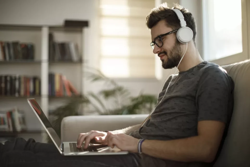 El consumidor ecuatoriano de plataformas digitales promedio un gasto de $50 mensuales y tiene entre dos y tres suscripciones