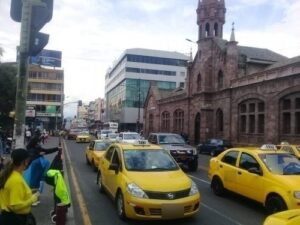 Población denuncia abuso en el cobro de carreras de taxis