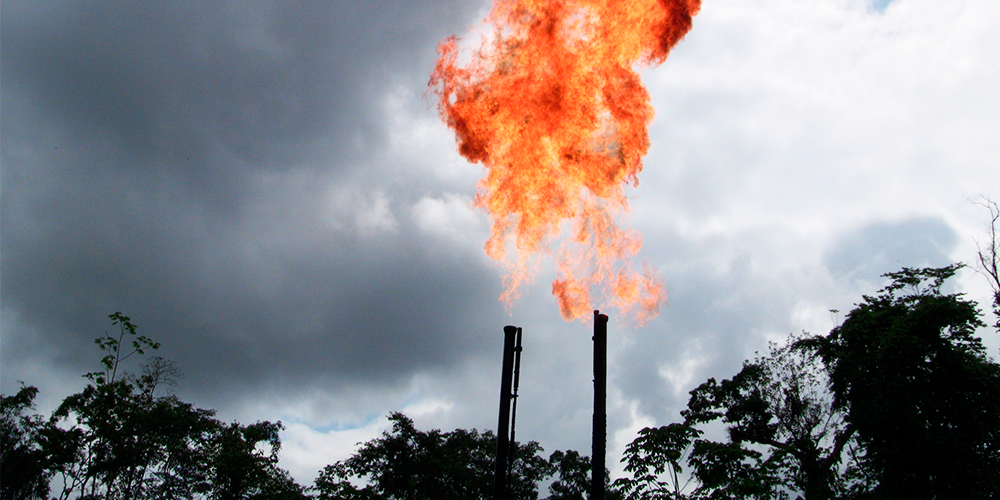 Se declara desierta la licitación para apagar mecheros y aprovechar el gas asociado de los campos petroleros
