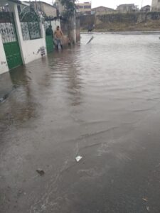 Barrio La Esperanza clama por renovación de alcantarillado