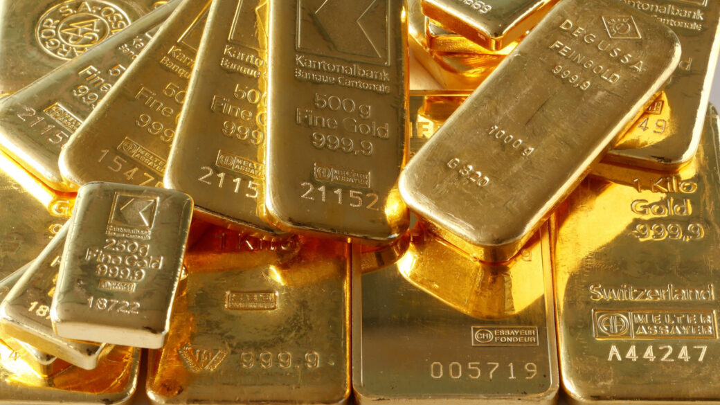 El precio del oro sube y el dólar se debilita ante los problemas de bancos estadounidenses y europeos