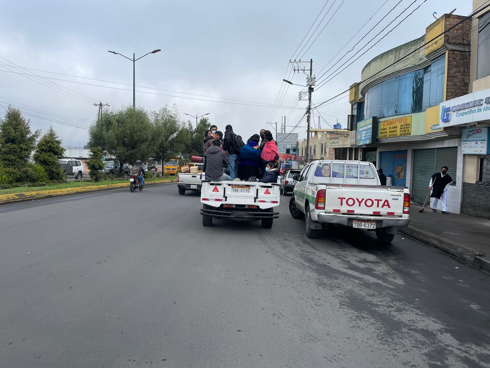 Paro de buses urbanos y rurales continúa en Ambato